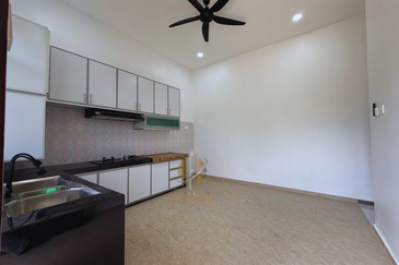 2 Unit Rumah Semi-D Setingkat di Kg. Alur Tuman, Marang, Terengganu berdekatan Pantai Kelulut