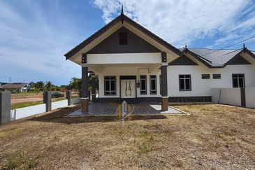 2 Unit Rumah Semi-D Setingkat di Kg. Alur Tuman, Marang, Terengganu berdekatan Pantai Kelulut