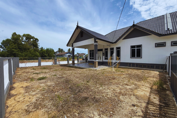 2 Unit Rumah Semi-D Setingkat di Kg. Alur Tuman, Marang, Terengganu berdekatan Pantai Kelulut