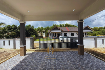 2 Unit Rumah Semi-D Setingkat di Kg. Alur Tuman, Marang, Terengganu berdekatan Pantai Kelulut