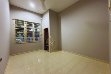 Rumah Semi-D Setingkat di Taman Desa Darul Iman, Gong Badak, Terengganu