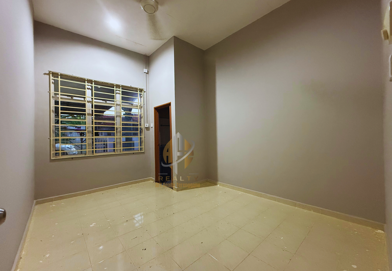 Rumah Semi-D Setingkat di Taman Desa Darul Iman, Gong Badak, Terengganu