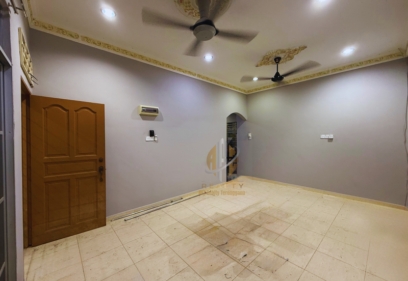 Rumah Semi-D Setingkat di Taman Desa Darul Iman, Gong Badak, Terengganu