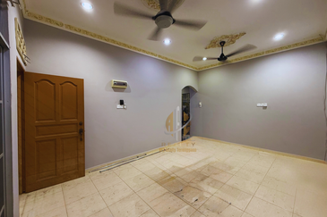 Rumah Semi-D Setingkat di Taman Desa Darul Iman, Gong Badak, Terengganu