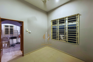 Rumah Semi-D Setingkat di Taman Desa Darul Iman, Gong Badak, Terengganu