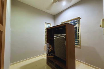 Rumah Semi-D Setingkat di Taman Desa Darul Iman, Gong Badak, Terengganu