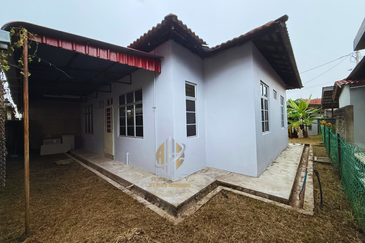 Rumah Semi-D Setingkat di Taman Desa Darul Iman, Gong Badak, Terengganu