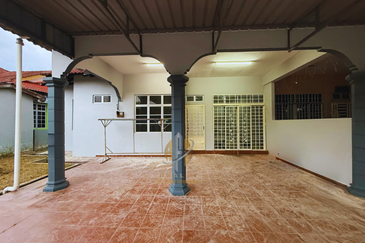 Rumah Semi-D Setingkat di Taman Desa Darul Iman, Gong Badak, Terengganu