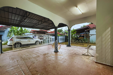 Rumah Semi-D Setingkat di Taman Desa Darul Iman, Gong Badak, Terengganu