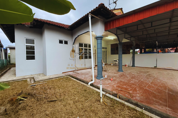 Rumah Semi-D Setingkat di Taman Desa Darul Iman, Gong Badak, Terengganu