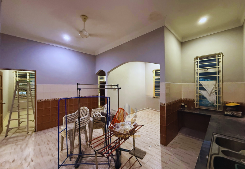 Rumah Semi-D Setingkat di Taman Desa Darul Iman, Gong Badak, Terengganu