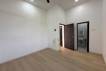 Rumah Banglo Moden 2 Tingkat dengan Kolam Renang di Kg. Durian Burung, Kuala Terengganu