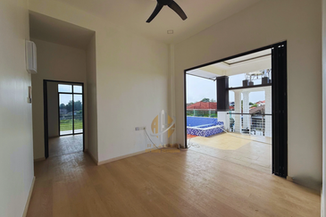 Rumah Banglo Moden 2 Tingkat dengan Kolam Renang di Kg. Durian Burung, Kuala Terengganu