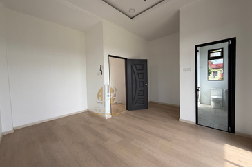 Rumah Banglo Moden 2 Tingkat dengan Kolam Renang di Kg. Durian Burung, Kuala Terengganu