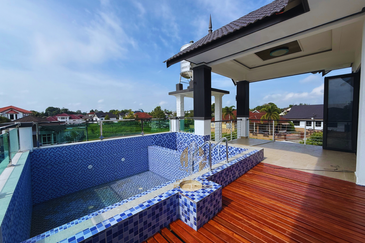 Rumah Banglo Moden 2 Tingkat dengan Kolam Renang di Kg. Durian Burung, Kuala Terengganu