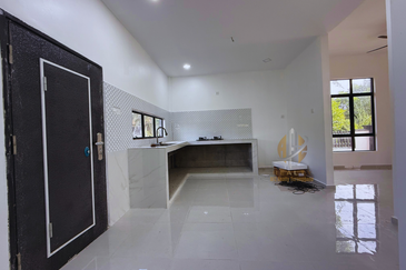 Rumah Banglo Moden 2 Tingkat dengan Kolam Renang di Kg. Durian Burung, Kuala Terengganu