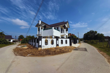 Rumah Banglo Moden 2 Tingkat dengan Kolam Renang di Kg. Durian Burung, Kuala Terengganu