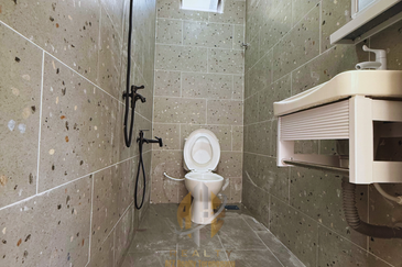 Rumah Banglo Moden 2 Tingkat dengan Kolam Renang di Kg. Durian Burung, Kuala Terengganu