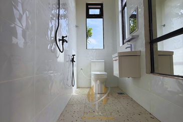 Rumah Banglo Moden 2 Tingkat dengan Kolam Renang di Kg. Durian Burung, Kuala Terengganu