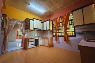 Rumah Semi-D Setingkat di Taman Perdana Jaya, Serada, Kuala Terengganu, Terengganu