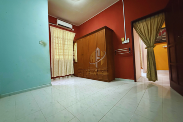 Rumah Semi-D Setingkat di Taman Perdana Jaya, Serada, Kuala Terengganu, Terengganu