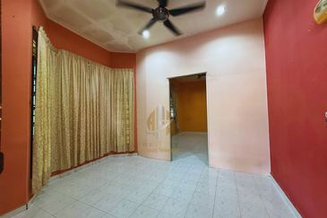 Rumah Semi-D Setingkat di Taman Perdana Jaya, Serada, Kuala Terengganu, Terengganu