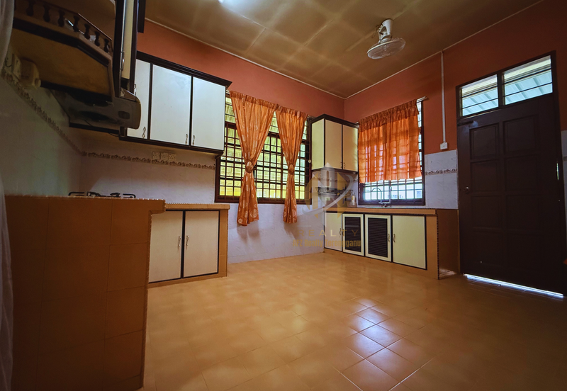 Rumah Semi-D Setingkat di Taman Perdana Jaya, Serada, Kuala Terengganu, Terengganu