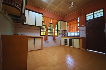 Rumah Semi-D Setingkat di Taman Perdana Jaya, Serada, Kuala Terengganu, Terengganu