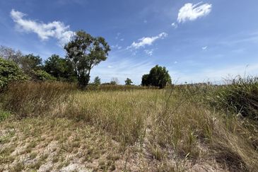 Lot Banglo bersaiz 344m²  di Pulau Kerengga, Marang, Terengganu berdekatan Asrama PERKAYA & Penjara Marang