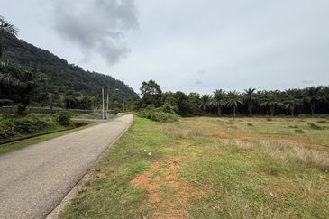 Lot Banglo bersaiz 530m²  di Kg. Bukit Perpat, Ajil, Terengganu