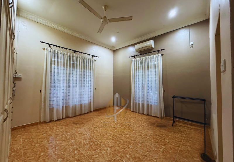 Rumah Banglo Setingkat di Kg. Undang, Kuala Terengganu, Terengganu berdekatan Stesen Minyak Petron