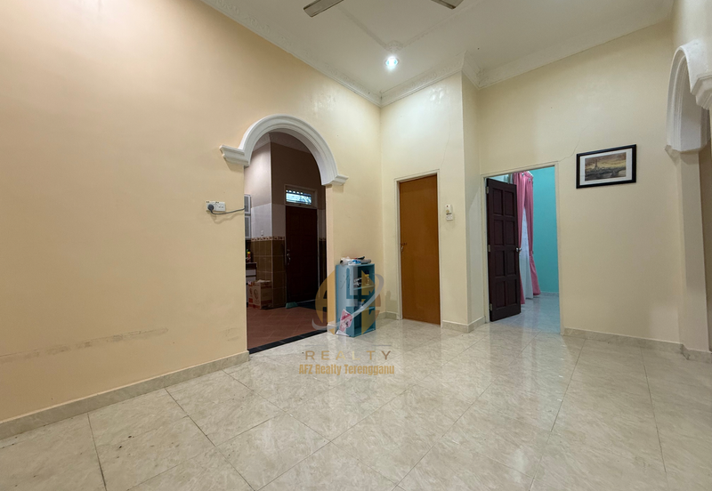 Rumah Banglo Setingkat di Kg. Undang, Kuala Terengganu, Terengganu berdekatan Stesen Minyak Petron