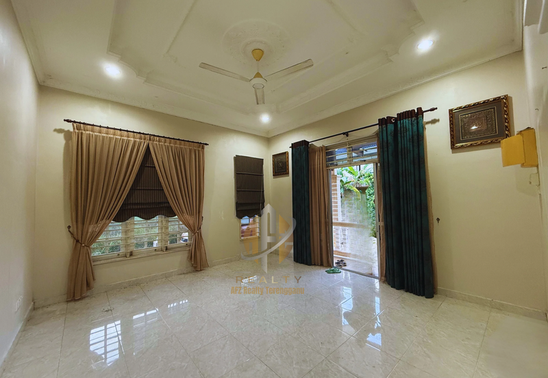 Rumah Banglo Setingkat di Kg. Undang, Kuala Terengganu, Terengganu berdekatan Stesen Minyak Petron