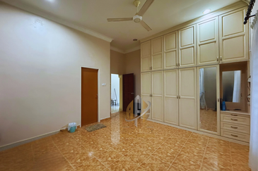 Rumah Banglo Setingkat di Kg. Undang, Kuala Terengganu, Terengganu berdekatan Stesen Minyak Petron