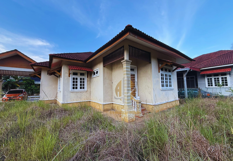 Rumah Banglo Setingkat di Kg. Undang, Kuala Terengganu, Terengganu berdekatan Stesen Minyak Petron