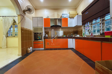 Rumah Banglo Setingkat di Kg. Undang, Kuala Terengganu, Terengganu berdekatan Stesen Minyak Petron