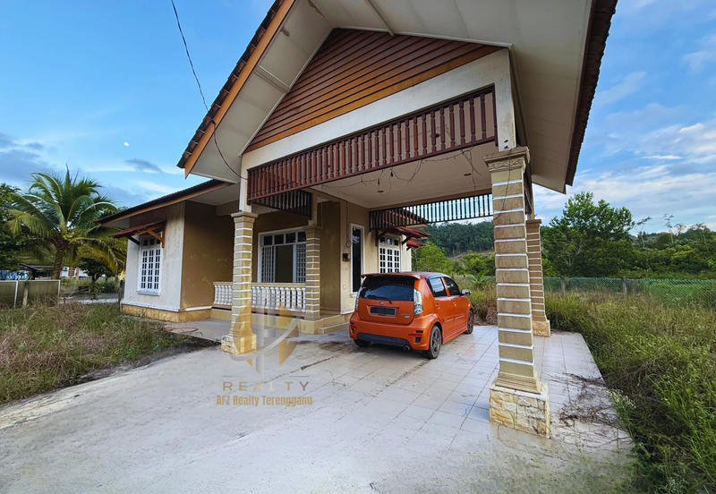 Rumah Banglo Setingkat di Kg. Undang, Kuala Terengganu, Terengganu berdekatan Stesen Minyak Petron