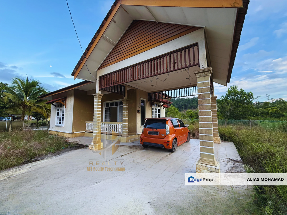 Rumah Banglo Setingkat di Kg. Undang, Kuala Terengganu, Terengganu berdekatan Stesen Minyak Petron, Terengganu, Kuala Terengganu