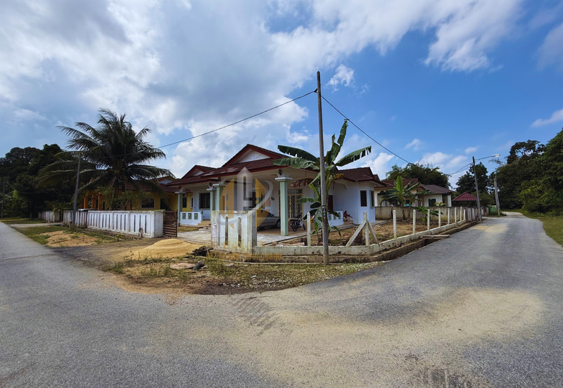 [BAWAH HARGA MARKET] Rumah Banglo Setingkat yang luas di Pekan Bukit Payong, Terengganu