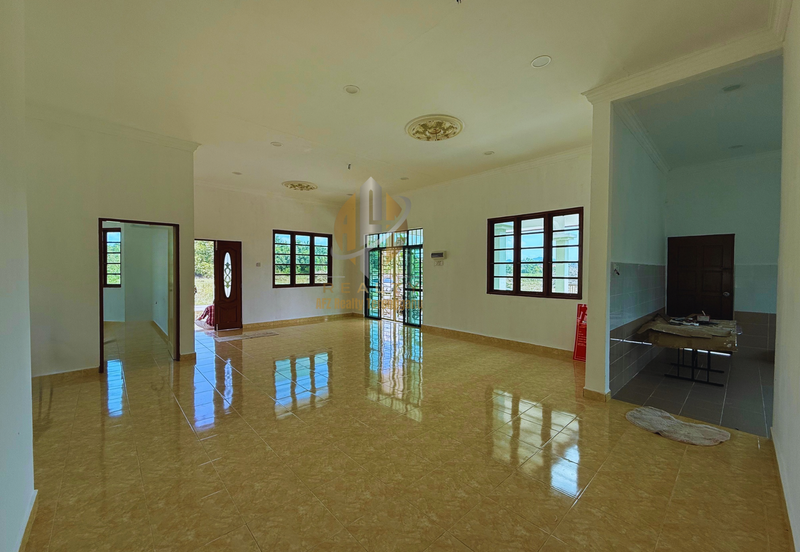 [BAWAH HARGA MARKET] Rumah Banglo Setingkat yang luas di Pekan Bukit Payong, Terengganu