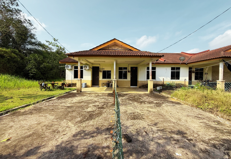 [TANAH LUAS]2 Unit Rumah Teres Setingkat di Taman Tapai Indah, Wakaf Tapai, Terengganu