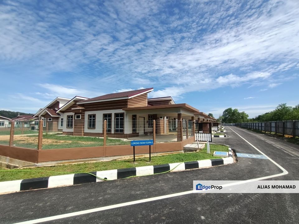 𝟐 𝐮𝐧𝐢𝐭 𝐒𝐢𝐧𝐠𝐥𝐞 𝐒𝐭𝐨𝐫𝐞𝐲 𝐒𝐞𝐦𝐢-𝐃 𝐂𝐨𝐫𝐧𝐞𝐫 𝐋𝐨𝐭 𝐚𝐭 𝐓𝐚𝐦𝐚𝐧 𝐈𝐧𝐝𝐚𝐡 𝐒𝐮𝐫𝐢𝐚, 𝐊𝐮𝐚𝐥𝐚 𝐃𝐮𝐧𝐠𝐮𝐧, Terengganu, Dungun