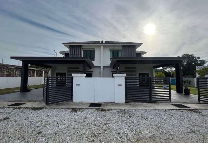 𝐑𝐔𝐌𝐀𝐇 𝐒𝐄𝐌𝐈-𝐃 𝟐 𝐓𝐈𝐍𝐆𝐊𝐀𝐓 𝐄𝐊𝐒𝐋𝐔𝐒𝐈𝐅 𝐌𝐄𝐖𝐀𝐇 & 𝐌𝐎𝐃𝐄𝐍 𝐃𝐈 𝐁𝐔𝐊𝐈𝐓 𝐁𝐄𝐒𝐀𝐑, 𝐊𝐔𝐀𝐋𝐀 𝐓𝐄𝐑𝐄𝐍𝐆𝐆𝐀𝐍𝐔 𝐁𝐄𝐑𝐃