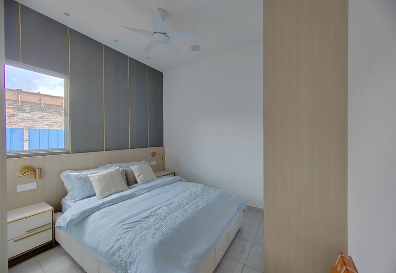 𝐑𝐔𝐌𝐀𝐇 𝐁𝐀𝐍𝐆𝐋𝐎 &  𝐒𝐄𝐌𝐈-𝐃 𝐒𝐄𝐓𝐈𝐍𝐆𝐊𝐀𝐓 𝐄𝐊𝐒𝐊𝐋𝐔𝐒𝐈𝐅 𝐌𝐄𝐖𝐀𝐇 & 𝐌𝐎𝐃𝐄𝐍 𝐃𝐈 𝐖𝐀𝐊𝐀𝐅 𝐓𝐀𝐏𝐀𝐈, 𝐌𝐀𝐑𝐀𝐍𝐆