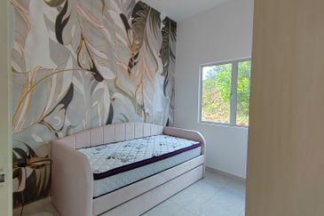 𝐑𝐔𝐌𝐀𝐇 𝐁𝐀𝐍𝐆𝐋𝐎 &  𝐒𝐄𝐌𝐈-𝐃 𝐒𝐄𝐓𝐈𝐍𝐆𝐊𝐀𝐓 𝐄𝐊𝐒𝐊𝐋𝐔𝐒𝐈𝐅 𝐌𝐄𝐖𝐀𝐇 & 𝐌𝐎𝐃𝐄𝐍 𝐃𝐈 𝐖𝐀𝐊𝐀𝐅 𝐓𝐀𝐏𝐀𝐈, 𝐌𝐀𝐑𝐀𝐍𝐆