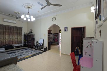 Kampung Padang Midin