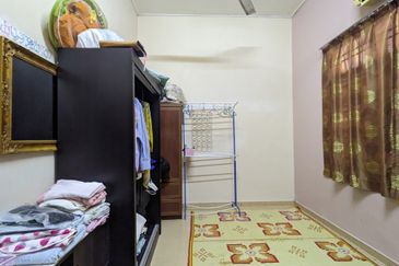 Kampung Padang Midin