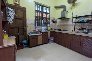 Kampung Padang Midin