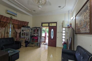 Kampung Padang Midin