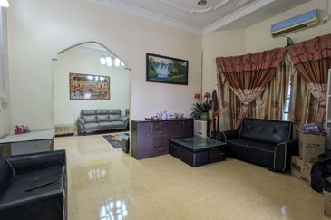 Kampung Padang Midin